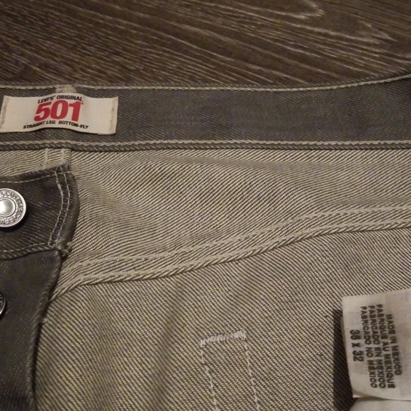 Levi 501 Straight Leg 5 button Fly - Picture 7 of 8